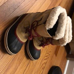 Sorel Girls size 2 waterproof winter / snow boots.